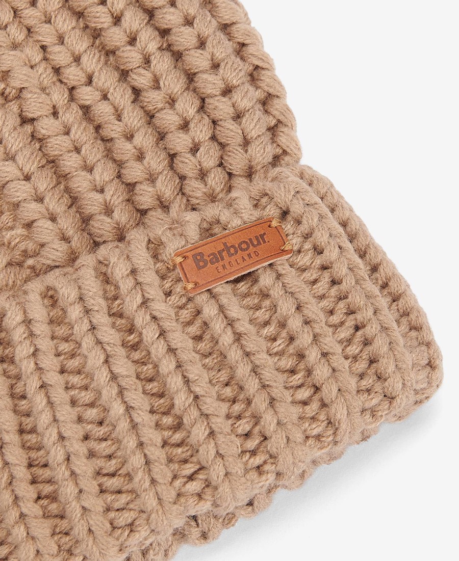 beanie saltburn